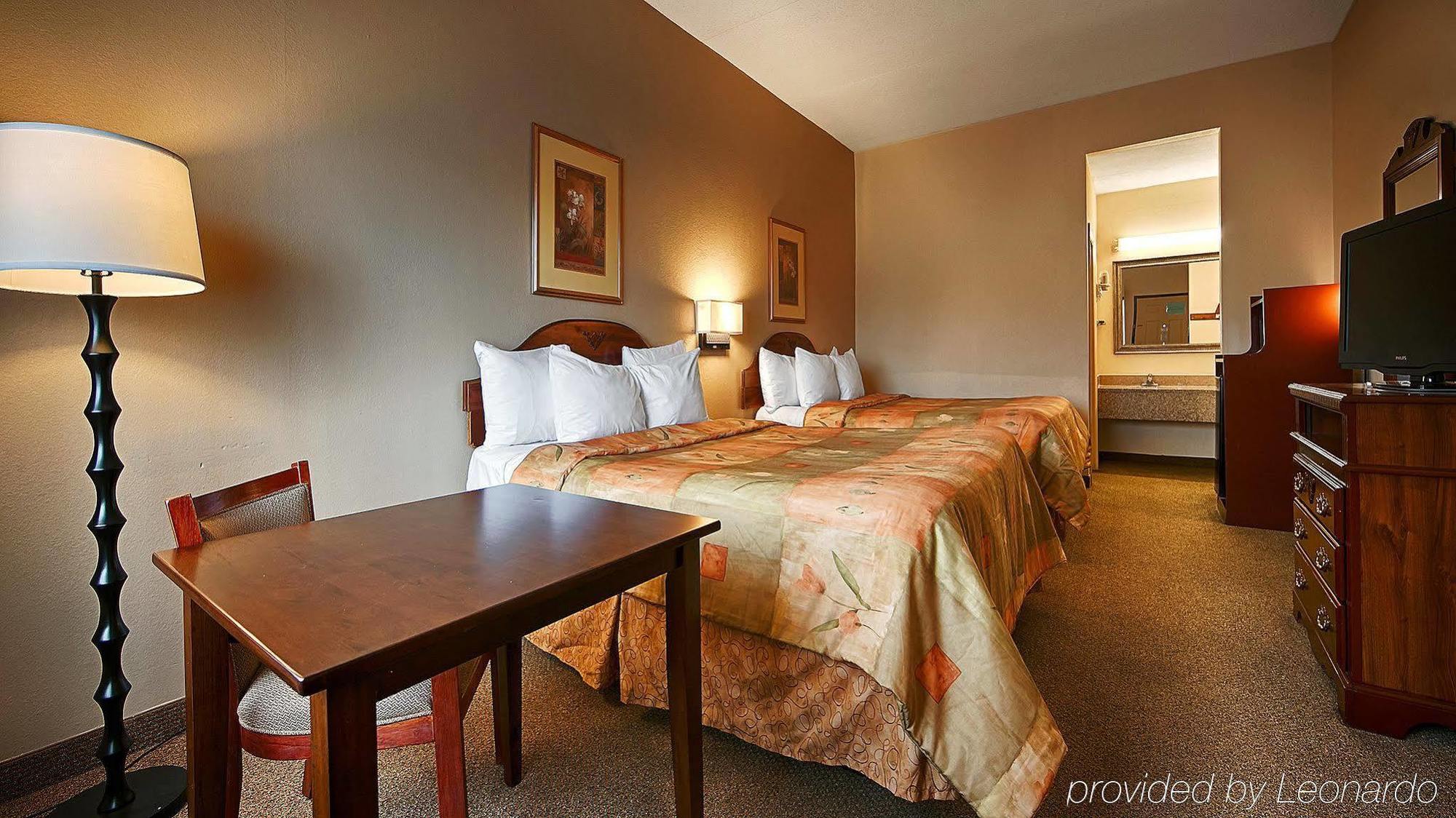 Econo Lodge Inn & Suites Fort Oglethorpe Room photo