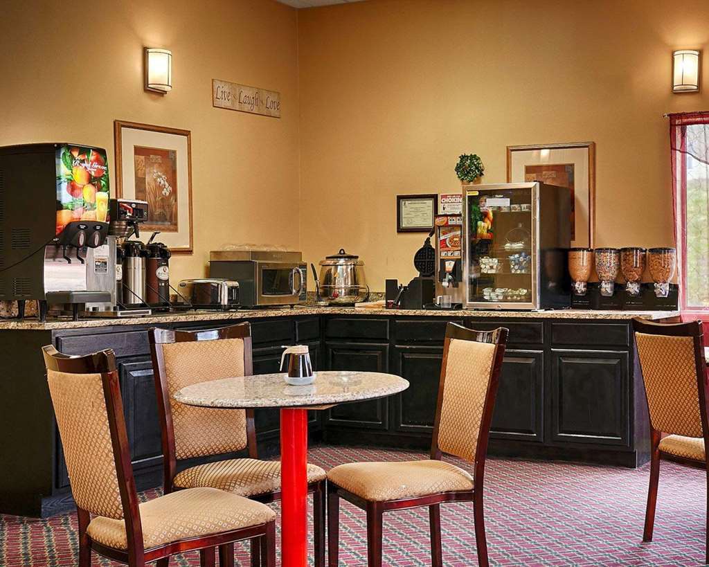 Econo Lodge Inn & Suites Fort Oglethorpe Restaurant photo