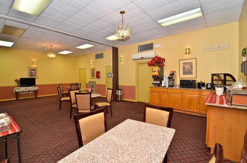 Econo Lodge Inn & Suites Fort Oglethorpe Exterior photo