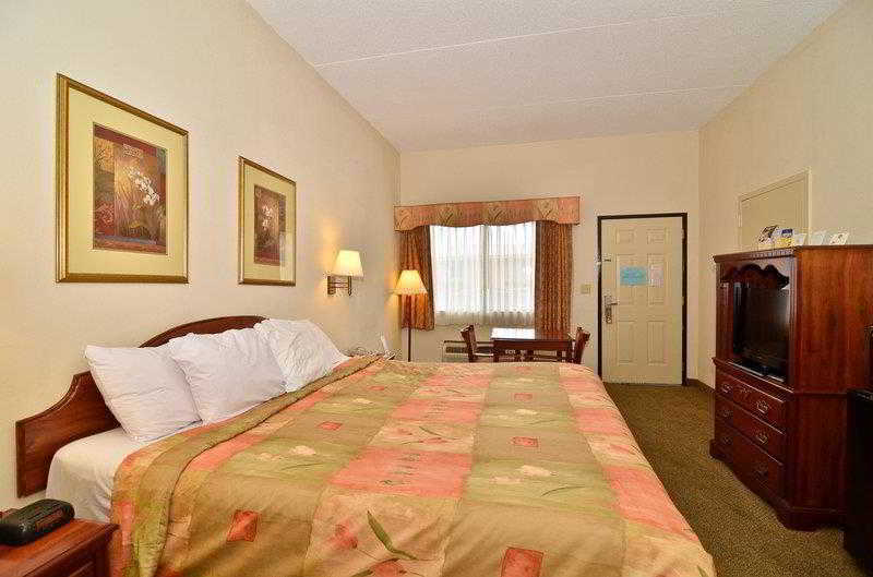 Econo Lodge Inn & Suites Fort Oglethorpe Exterior photo