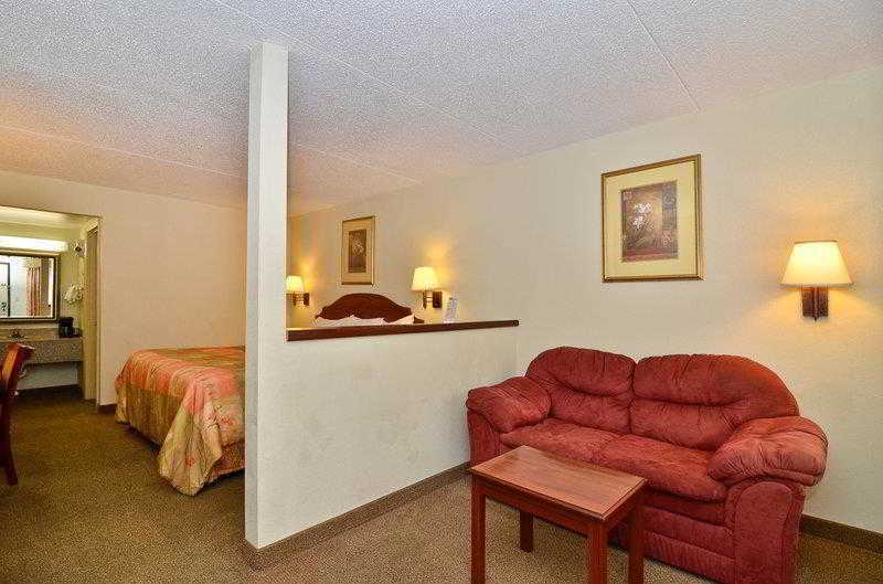 Econo Lodge Inn & Suites Fort Oglethorpe Exterior photo