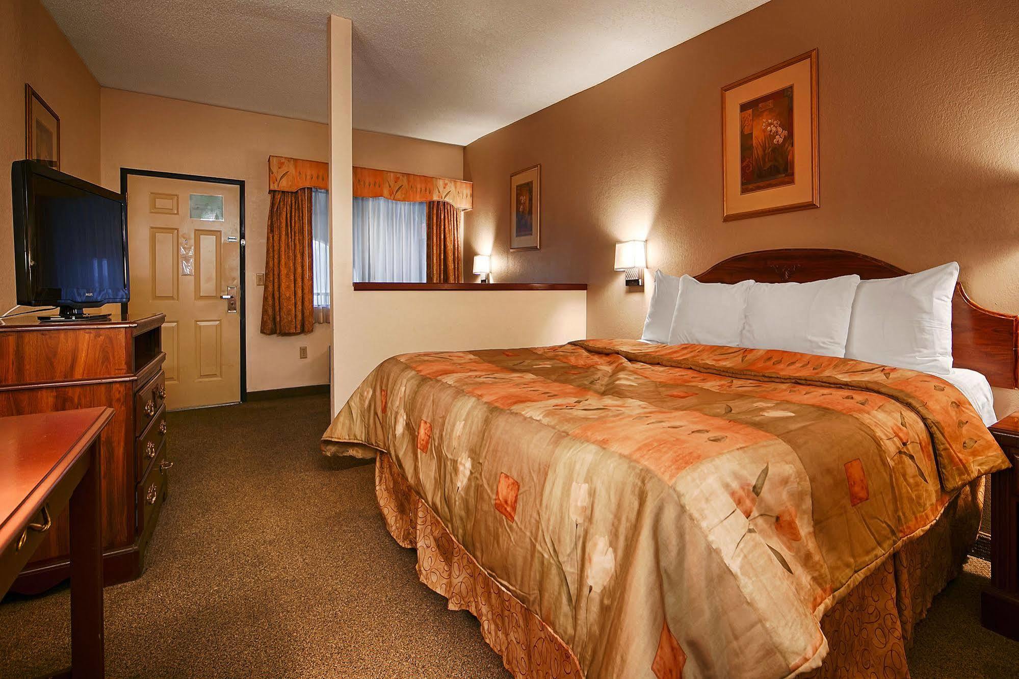 Econo Lodge Inn & Suites Fort Oglethorpe Exterior photo