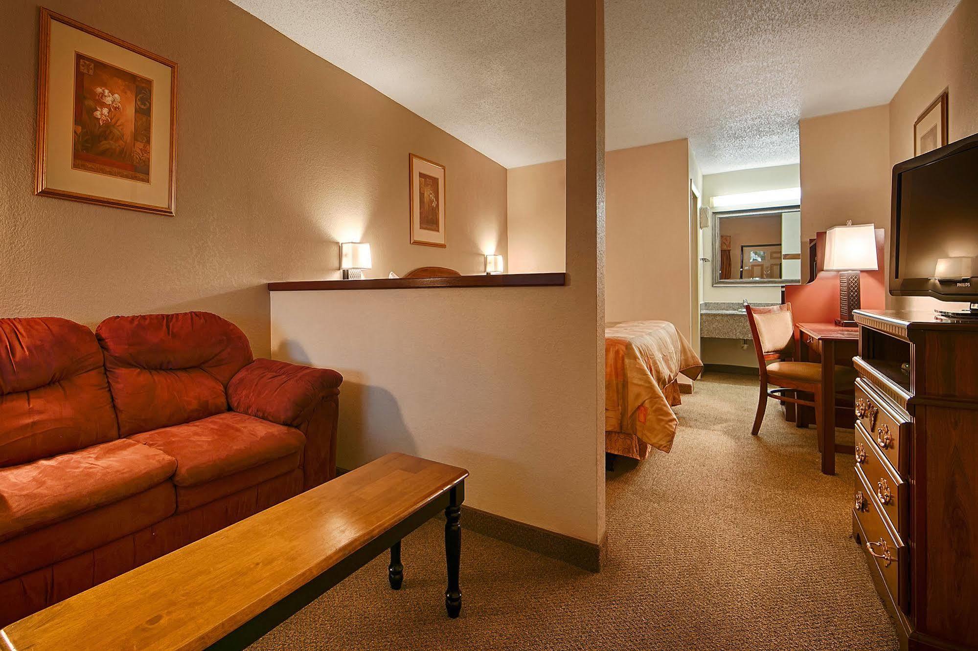 Econo Lodge Inn & Suites Fort Oglethorpe Exterior photo