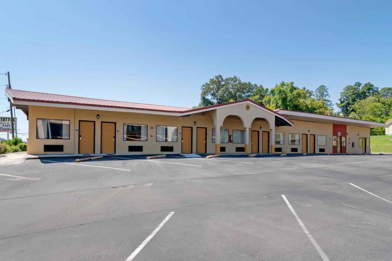 Econo Lodge Inn & Suites Fort Oglethorpe Exterior photo